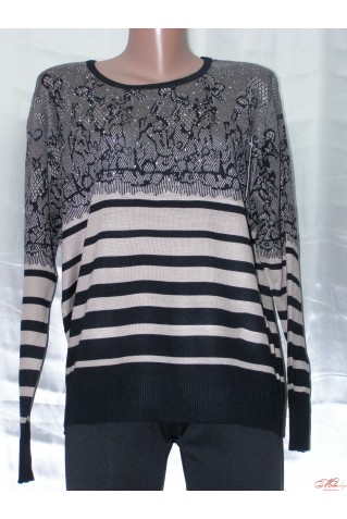 Женский свитер со стразами